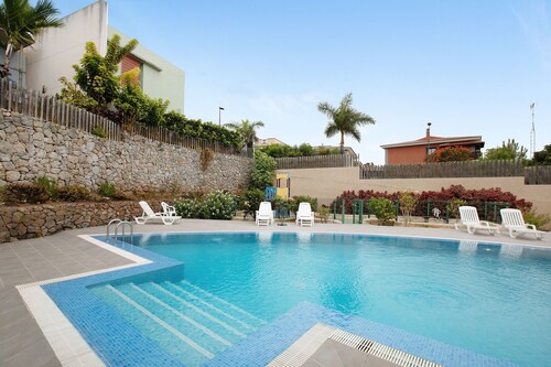 Ferienhaus 'La Quinta Adosado' mit Meerblick, Gemeinschaftspool und WLAN