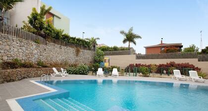 Ferienhaus 'La Quinta Adosado' mit Meerblick, Gemeinschaftspool und WLAN