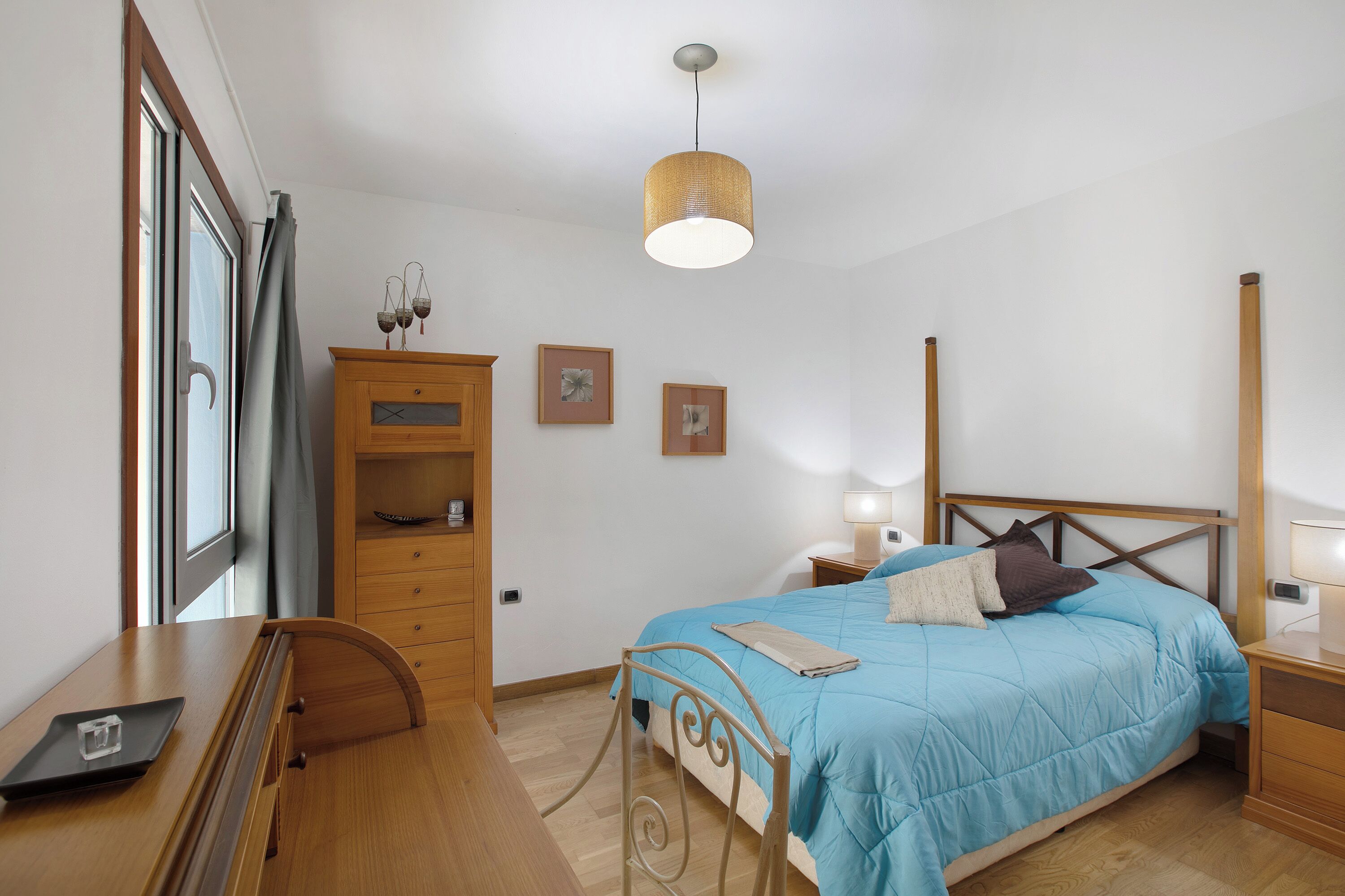 3 soverom, strykejern/-brett, wi-fi (inkludert) og sengetøy