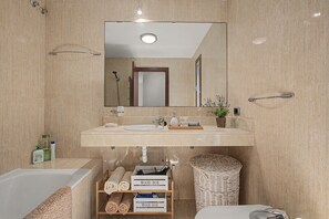 Bathroom - Vacation Home 'La Quinta Adosado' with Sea View, Shared Pool & Wi-Fi (Santa Ursula)
