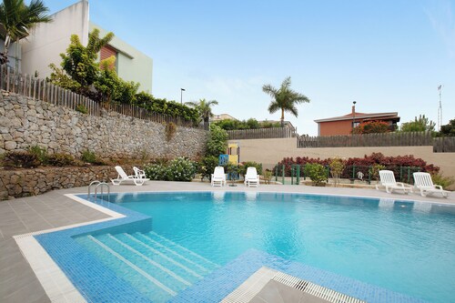 Ferienhaus 'La Quinta Adosado' mit Meerblick, Gemeinschaftspool und WLAN