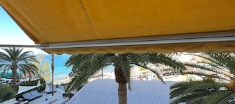 Geweldig appartement met uitzicht op zee & Wi-Fi