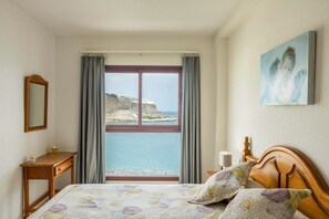 2 makuuhuonetta, silitysrauta/-lauta, ilmainen Wi-Fi, vuodevaatteet