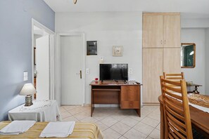 1 chambre, fer et planche à repasser, Wi-Fi gratuit, draps fournis
