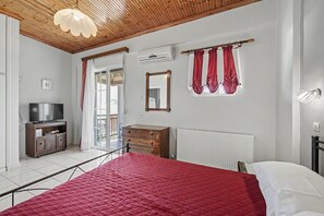 1 chambre, fer et planche à repasser, Wi-Fi gratuit, draps fournis
