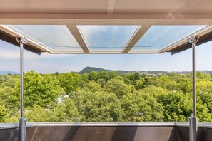 Property grounds - Apartment 'Residence Gigi Complex' with Lake View, Terrace & Wi-Fi (Manerba del Garda)