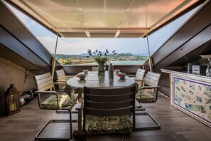 Dining - Apartment 'Residence Gigi Complex' with Lake View, Terrace & Wi-Fi (Manerba del Garda)