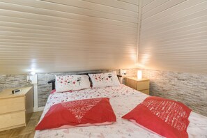 2 bedrooms, iron/ironing board, free WiFi, bed sheets - Apartment 'Residence Gigi Complex' with Lake View, Terrace & Wi-Fi (Manerba del Garda)