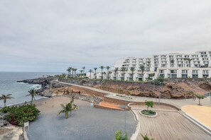 Exterior - Paraiso del Sur Studio Apartment with Sea View, Shared Pool, and Wi-Fi (Adeje)