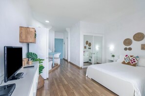 1 slaapkamer, een strijkplank/strijkijzer, gratis wifi, beddengoed