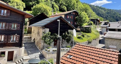 Familienwohnung im Dorf Osco (TREMORGIO)