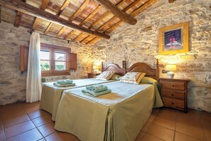 4 多间卧室、免费 WiFi、床单