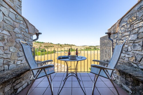 Apartment 'El Clos 3' with Mountain Views, Private Terrace and Wi-Fi