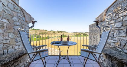 Apartment 'El Clos 3' with Mountain Views, Private Terrace and Wi-Fi
