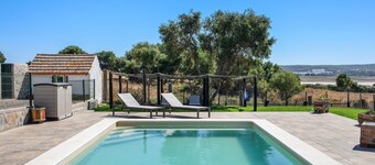 Maison de vacances 'Casa Andrea' avec vue sur les montagnes, piscine partagée et Wi-Fi.