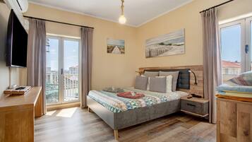 1 bedroom, iron/ironing board, free WiFi, bed sheets