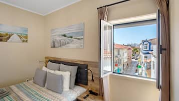 1 habitación, tabla de planchar con plancha, wifi gratis y ropa de cama