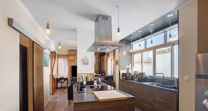 Ferienwohnung 'Home Away From Home' mit Balkon und WLAN