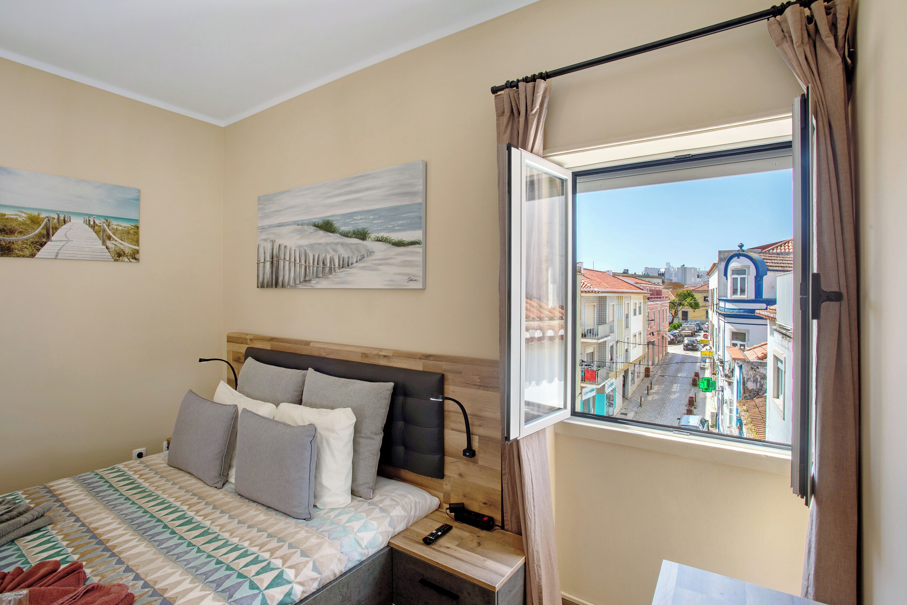 1 chambre, fer et planche à repasser, Wi-Fi gratuit, draps fournis