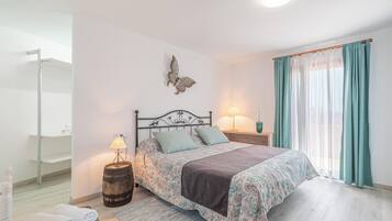 3 soverom, strykejern/-brett, wi-fi (inkludert) og sengetøy