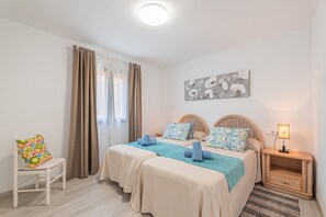 3 bedrooms, iron/ironing board, free WiFi, bed sheets - Holiday Home 'Ca Sa Tia Lluisa' with Sea Views, Wi-Fi, and Air Conditioning (santanyi)