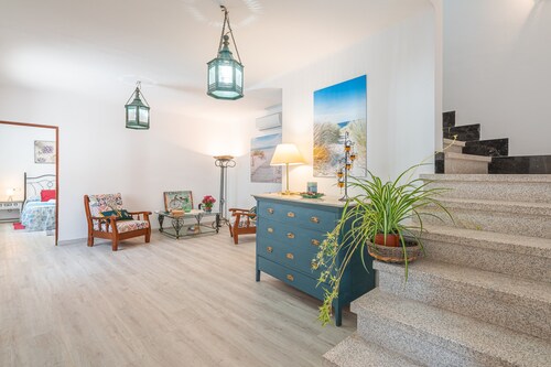 Holiday Home 'Ca Sa Tia Lluisa' with Sea Views, Wi-Fi, and Air Conditioning
