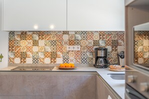 Fridge, microwave, oven, stovetop - Holiday Home 'Ca Sa Tia Lluisa' with Sea Views, Wi-Fi, and Air Conditioning (santanyi)