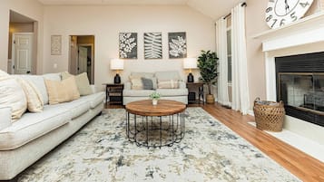 TV connectée, cheminée, espaces bureaux