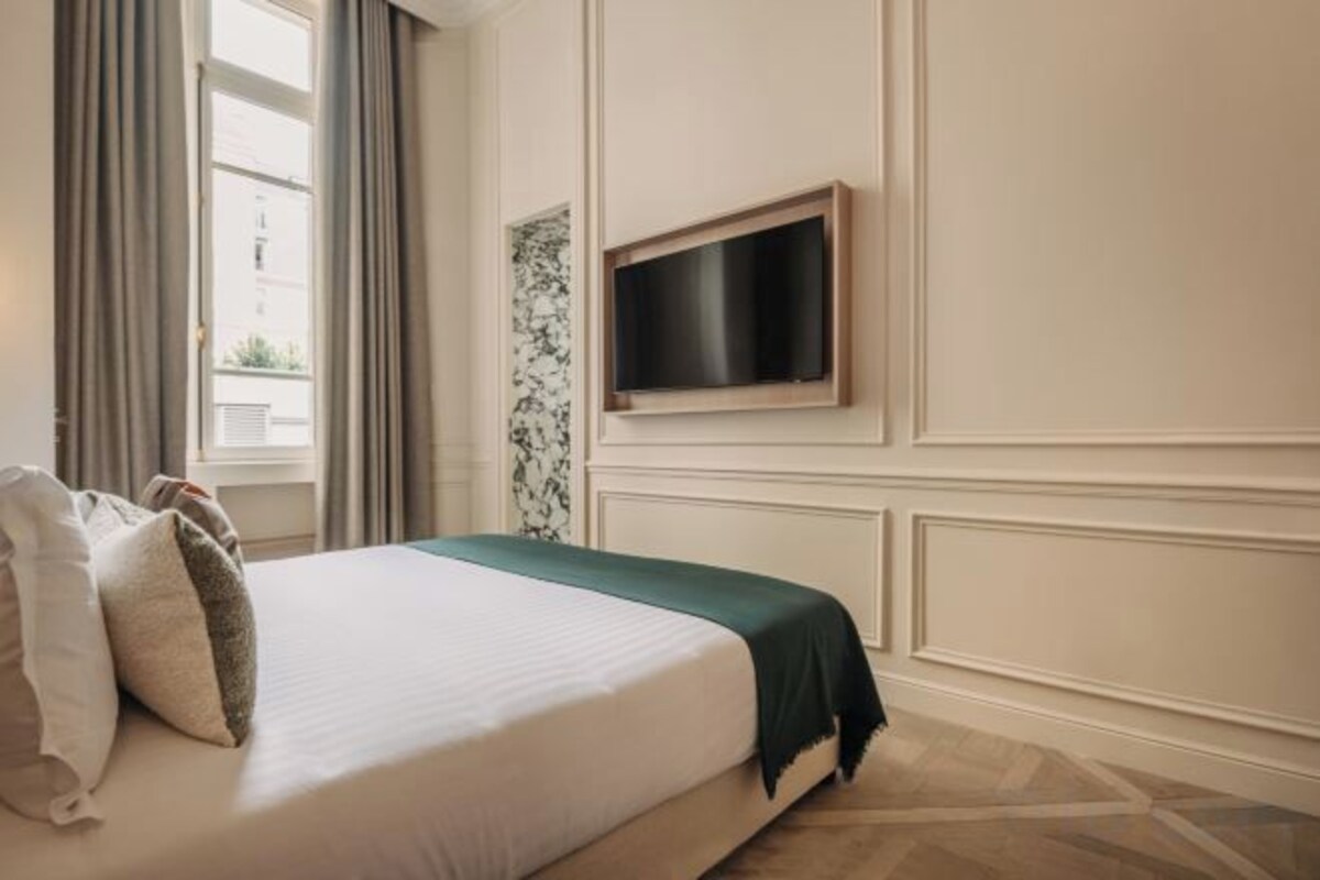 Premium bedding, pillowtop beds, in-room safe, laptop workspace