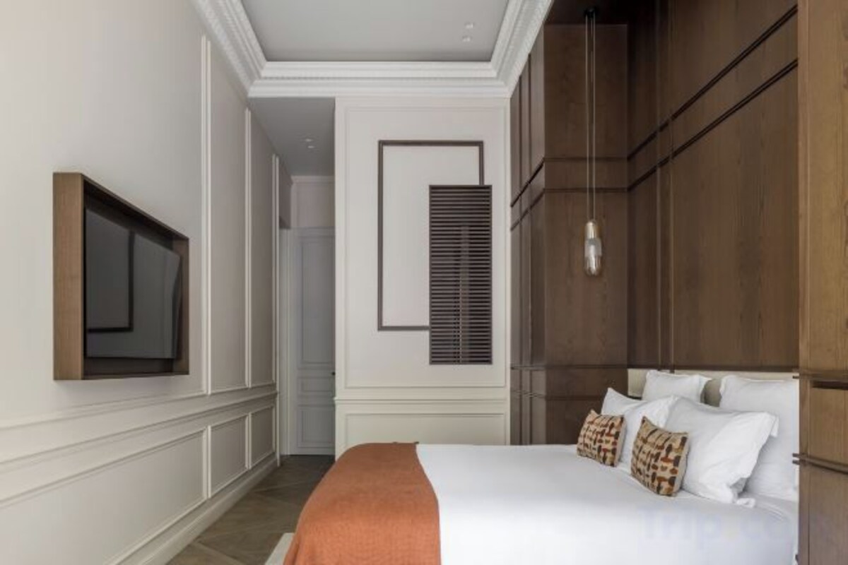 Premium bedding, pillowtop beds, in-room safe, laptop workspace