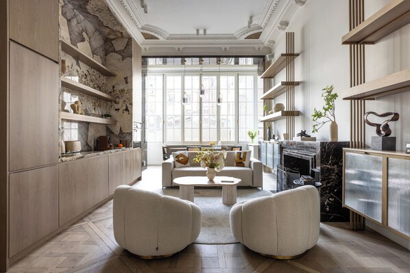 Louvre II | Coin séjour