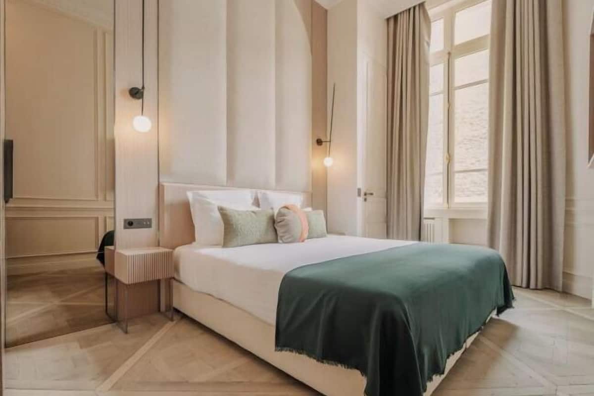 Premium bedding, pillowtop beds, in-room safe, laptop workspace