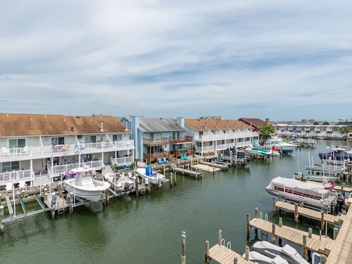 Waterfront town home with room for your water toys!