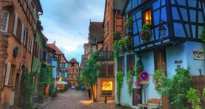 RIQUEWIHR, Large house dating from 1520 with 13 bedrooms. Rental Laure + Ryan