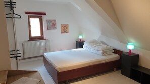 13 camere, ferro/asse da stiro