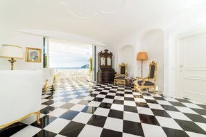 Safe på rommet, lydisolert, strykejern/-brett og wi-fi (inkludert)