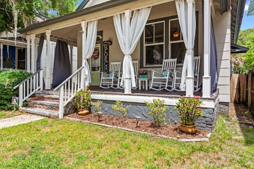 “Historic 3BR Porch Home 5 Min to Downtown Jax & Jags Stadium Pet-Friendly