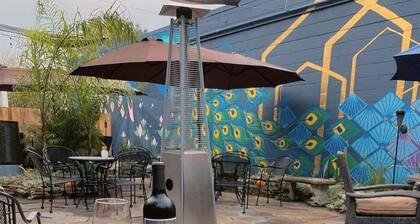 “Historic 3BR Porch Home 5 Min to Downtown Jax & Jags Stadium Pet-Friendly