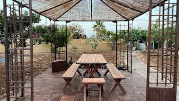 屋外ダイニングエリア