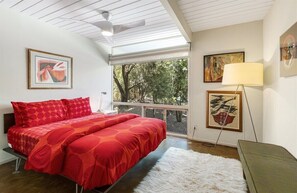 3 habitaciones, escritorio, tabla de planchar con plancha y wifi gratis 