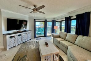 TV, tavolo da ping pong