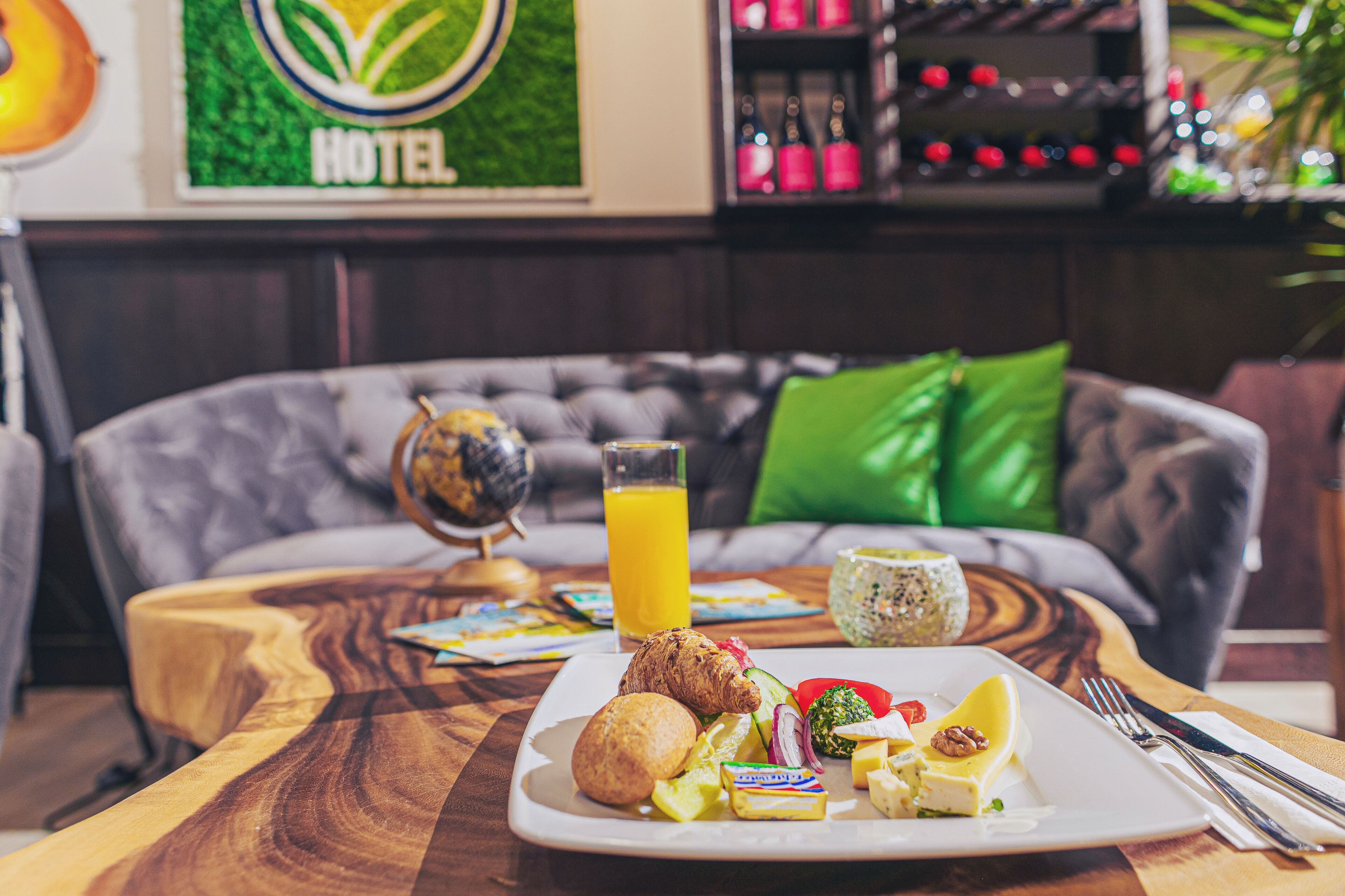 Daily buffet breakfast for a fee