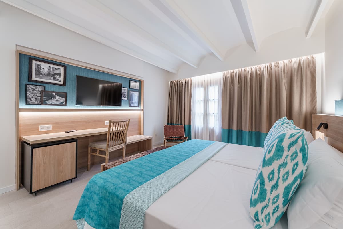 Double Room | Soundproofing, free WiFi, bed sheets