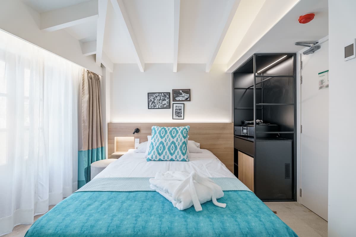Single Room | Soundproofing, free WiFi, bed sheets