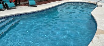 🏊‍♀️ Swimming 🏊‍♂️ Pool & 🏀Basketball Court washer and dryer, 4 tvs.  Great place come