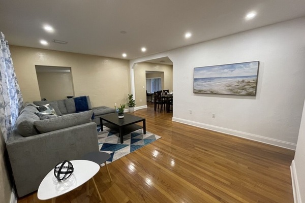 Main livingroom,view from entrance door.