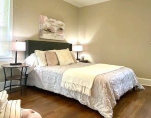 4 soverom, skrivebord, strykejern/-brett og wi-fi (inkludert)