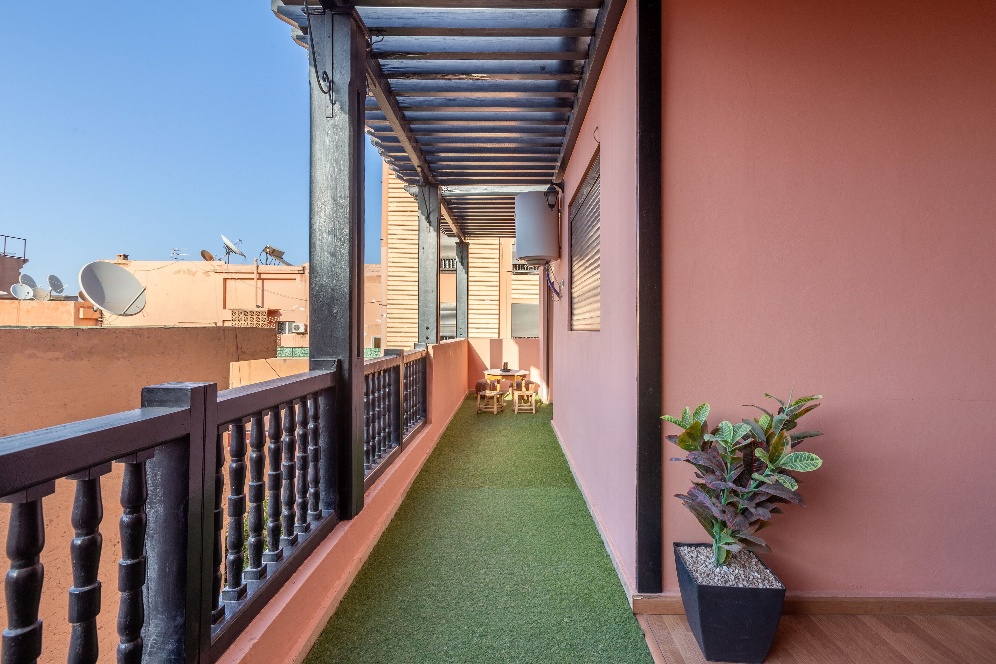 تفاصيل الفندق من الخارج