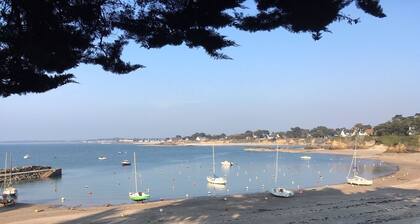 Situation rĂȘvĂ©e
Loue grande maison , beau jardin arboré