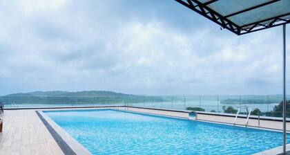 Hotel Hilltop International